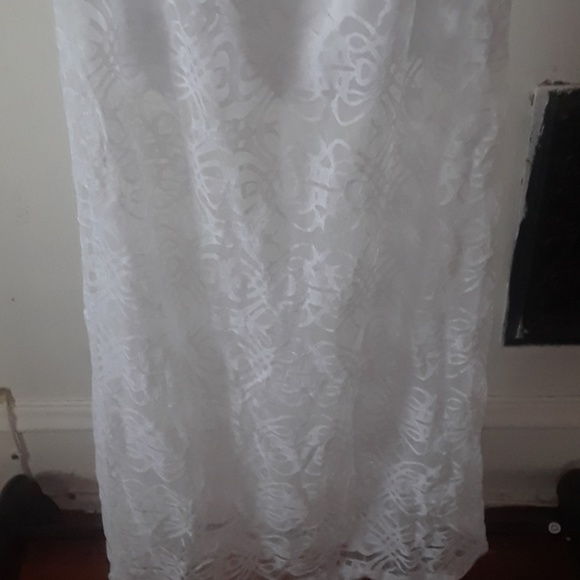 Dress - Picture 3 of 4